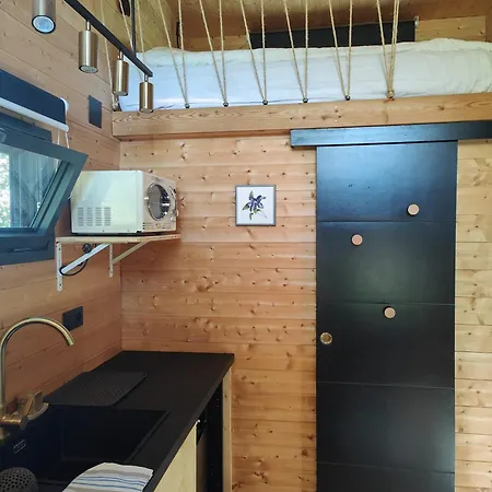 Moose Tiny House Les Chaumes